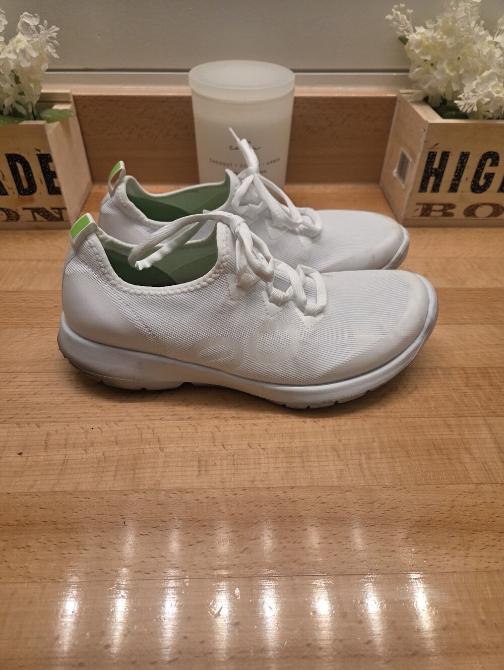 OOFOS OOmg Sport LS Recovery Shoes White Lace-up Women's Size 9